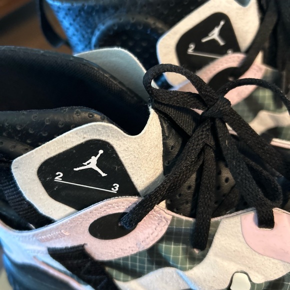 Jordan Delta 3 SP- Pink and Black size 10.5 in new condition. Smoke free home - Picture 2 of 7